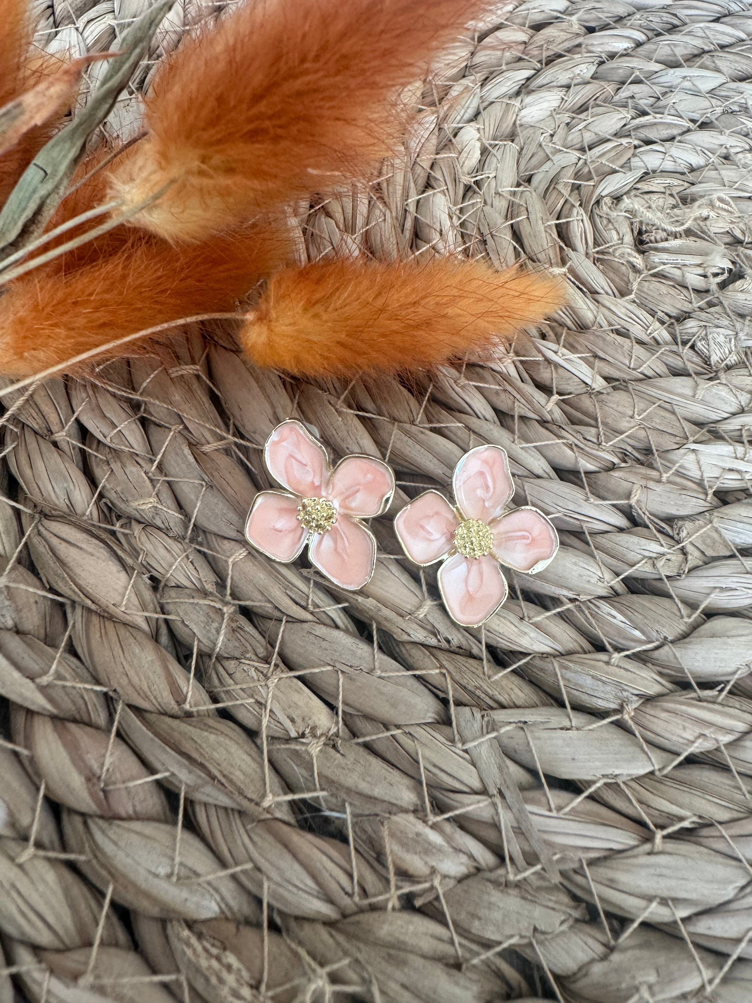 Boucles d’oreilles fleur de Tiaré Rose
