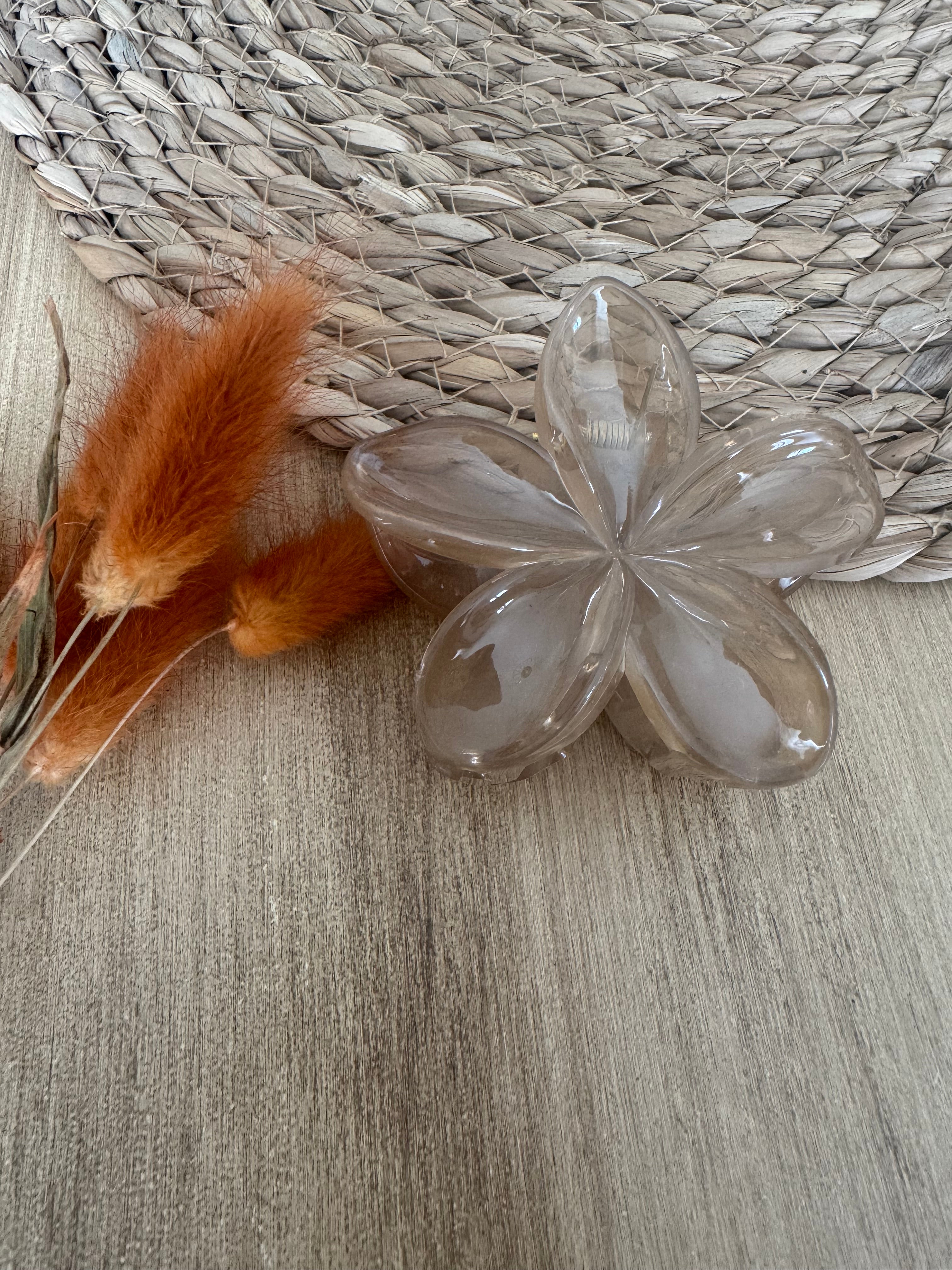 Pince cheveux fleur de Tiaré marron glacé