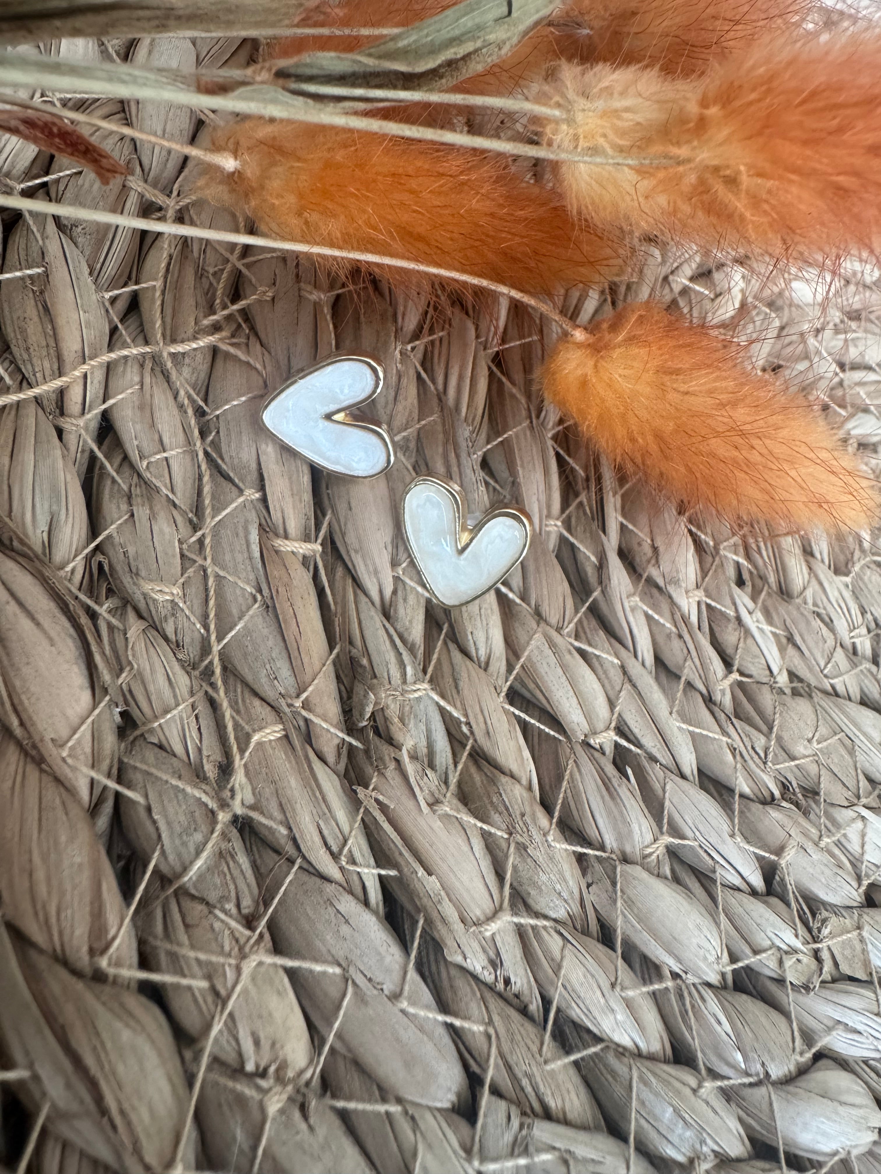 Boucles d’oreilles cœur d’amour   blanc nacré