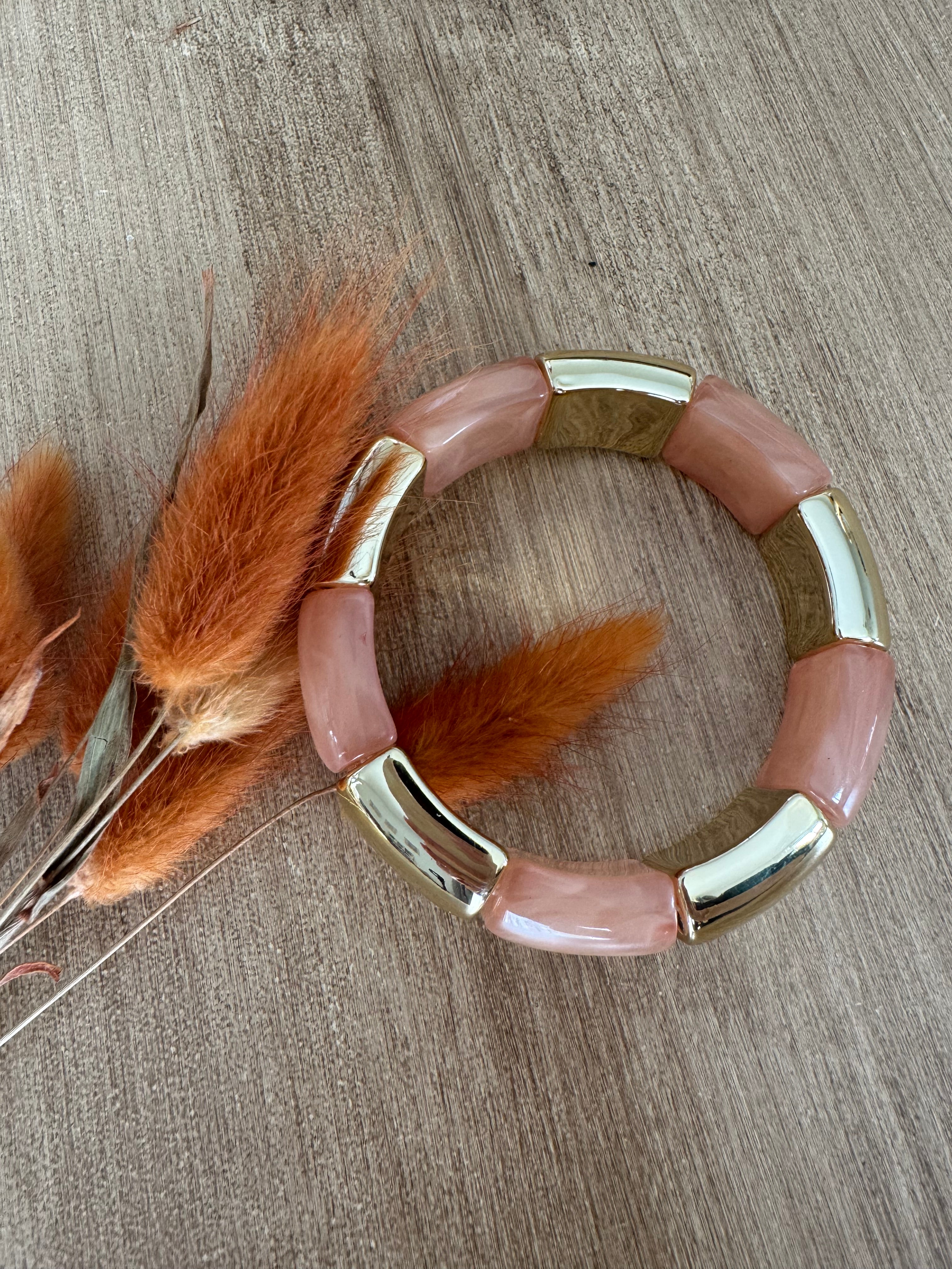 Bracelet tendance en résine doré rose