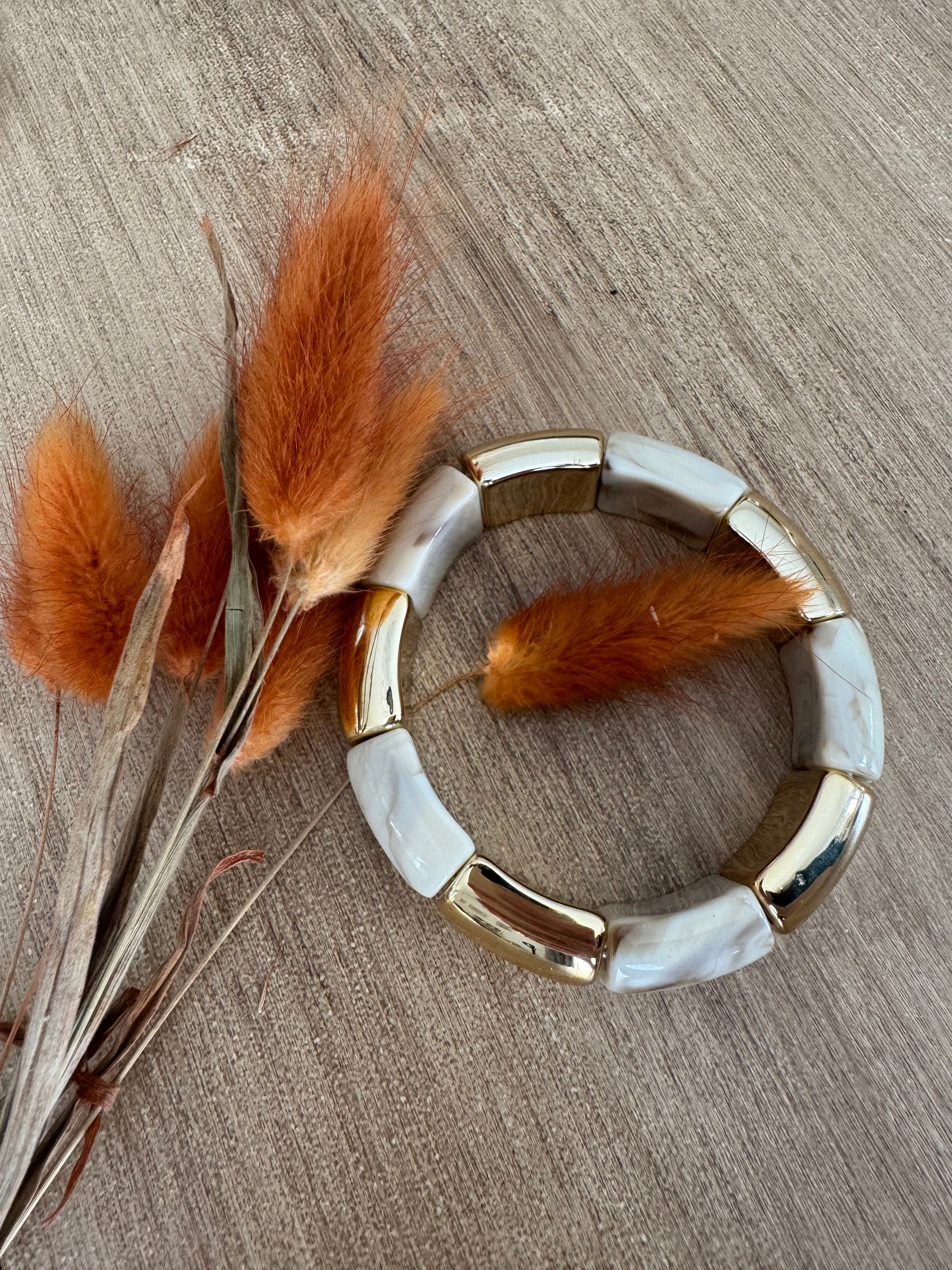 Bracelet tendance en résine blanc cassé
