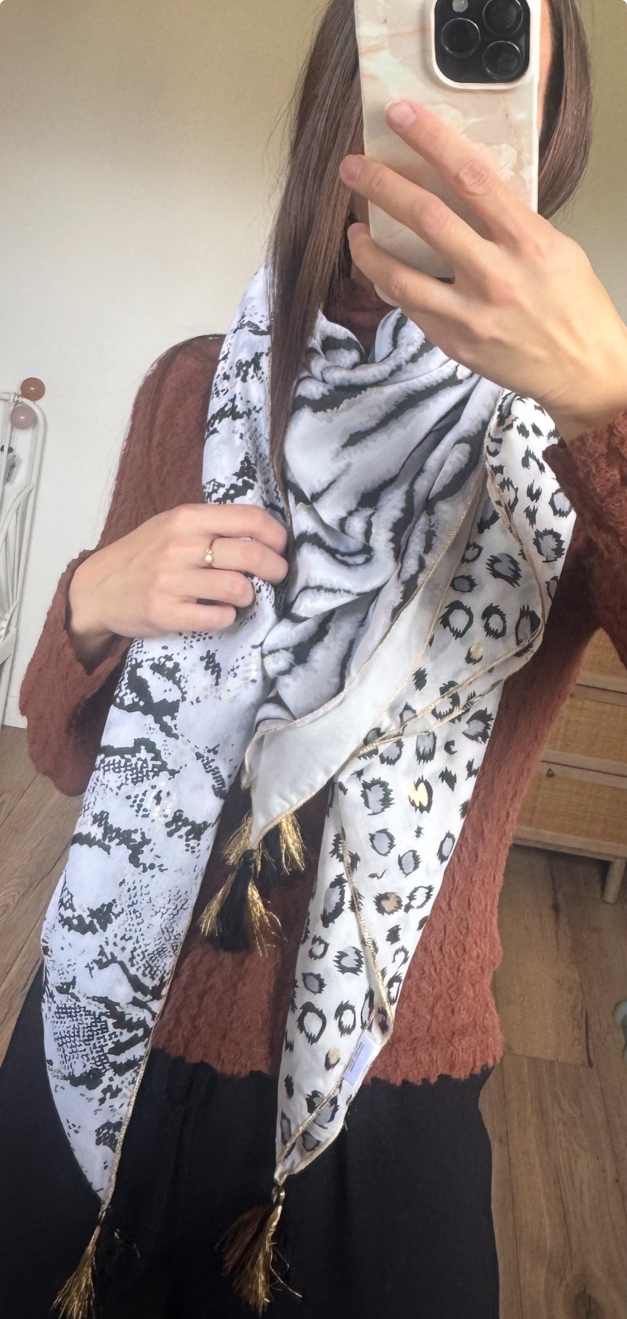 Chèche motif animal avec pompons